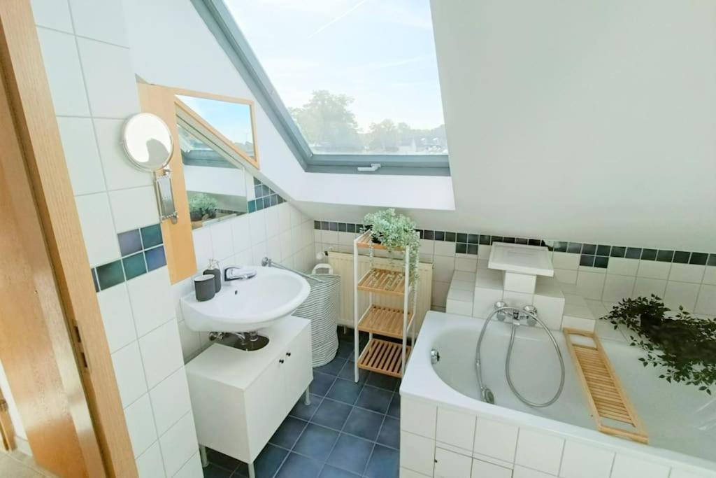 Modernes Und Ruhiges Appartement Mit Loggia Marl Exterior photo